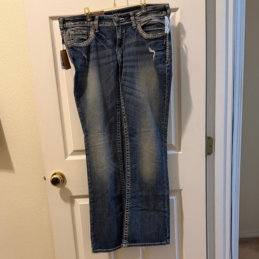 Silver Jeans Women's Straight Leg in Distressed Blue